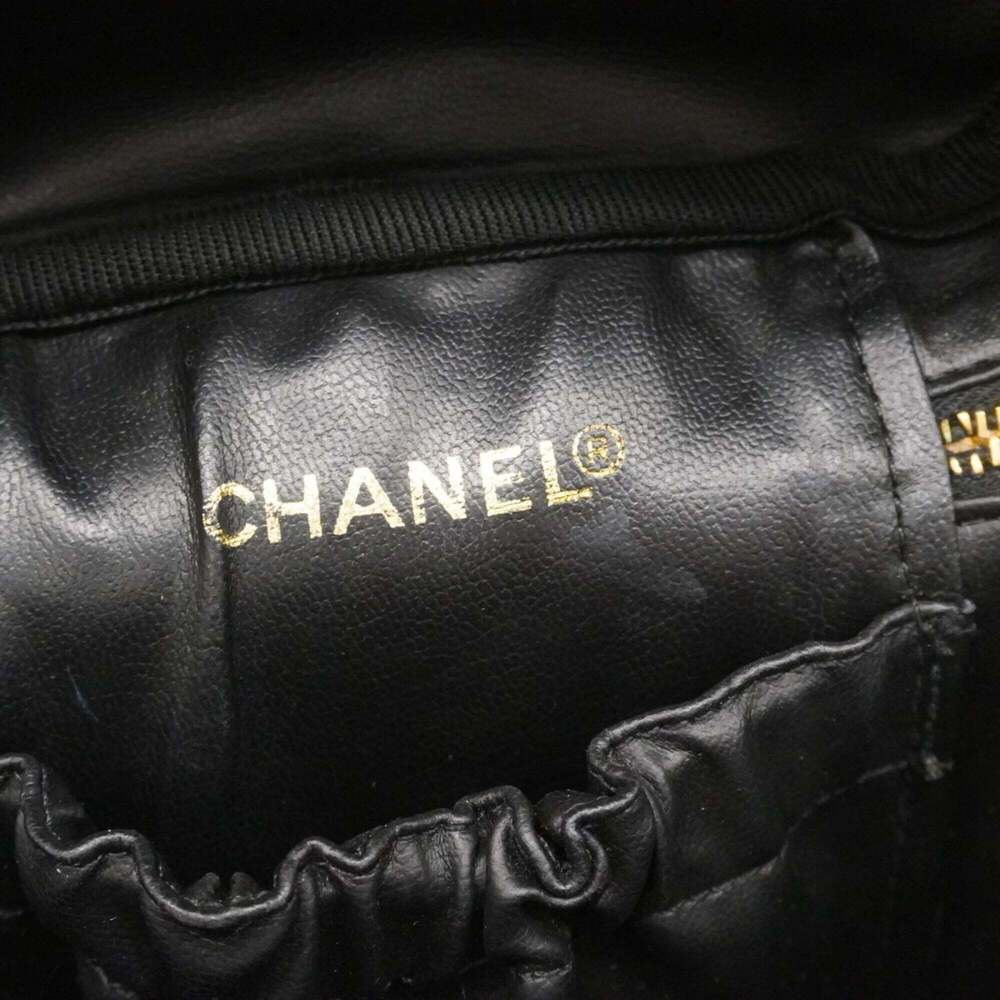 CHANEL Black Lambskin Leather Vanity Bag - Picture 5 of 11